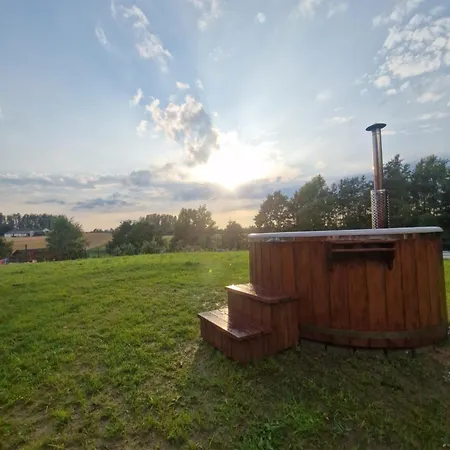 Stodola Nad Jeziorem Z Balia I Sauna Holiday home Gowidlino