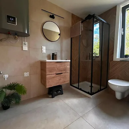 Stodola Nad Jeziorem Z Balia I Sauna Holiday home Gowidlino